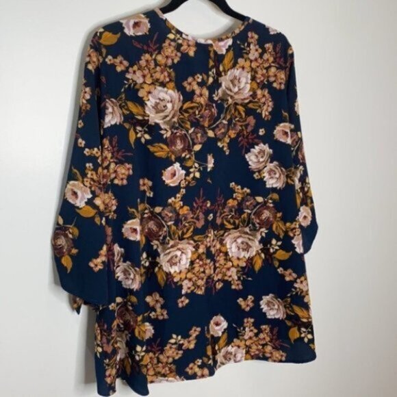 In Every Story... Women Long Sleeve All Over Flower Print Blouse Plus Size 2X - Picture 8 of 12